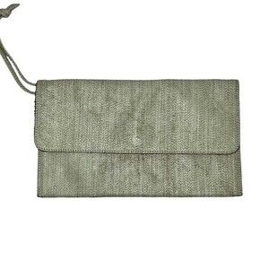 m0851 Cream Leather Envelope Snap Close Clutch/Wristlet